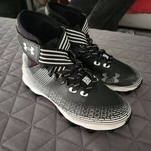 Under Armour Cleats Size 4.5 Youth